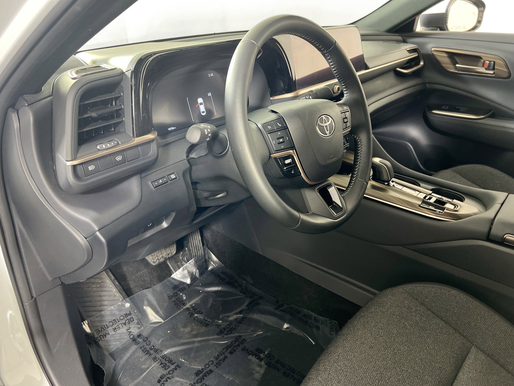 Used 2024 Toyota Crown XLE image 9