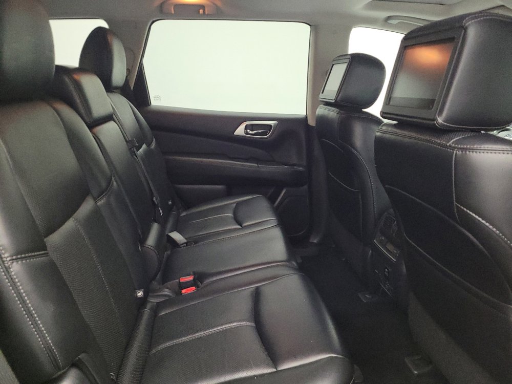 Used 2017 Nissan Pathfinder Platinum w/ Family Entertainment Package AWD/4WD image 19