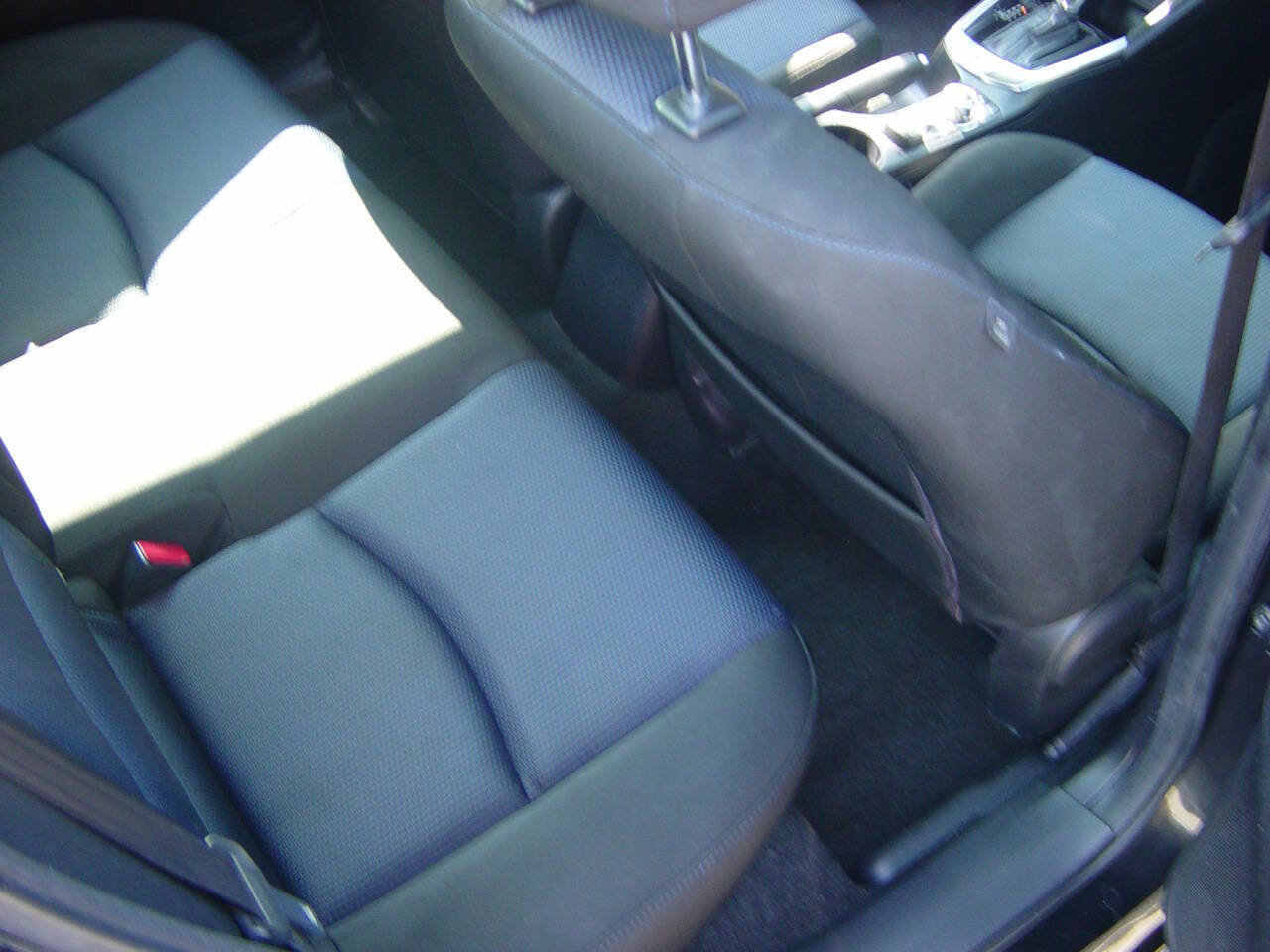 Used 2019 Toyota Yaris LE image 12