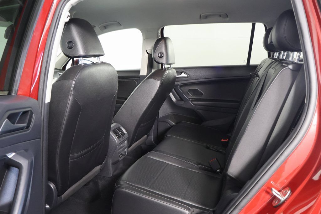 Used 2020 Volkswagen Tiguan SE FWD image 11