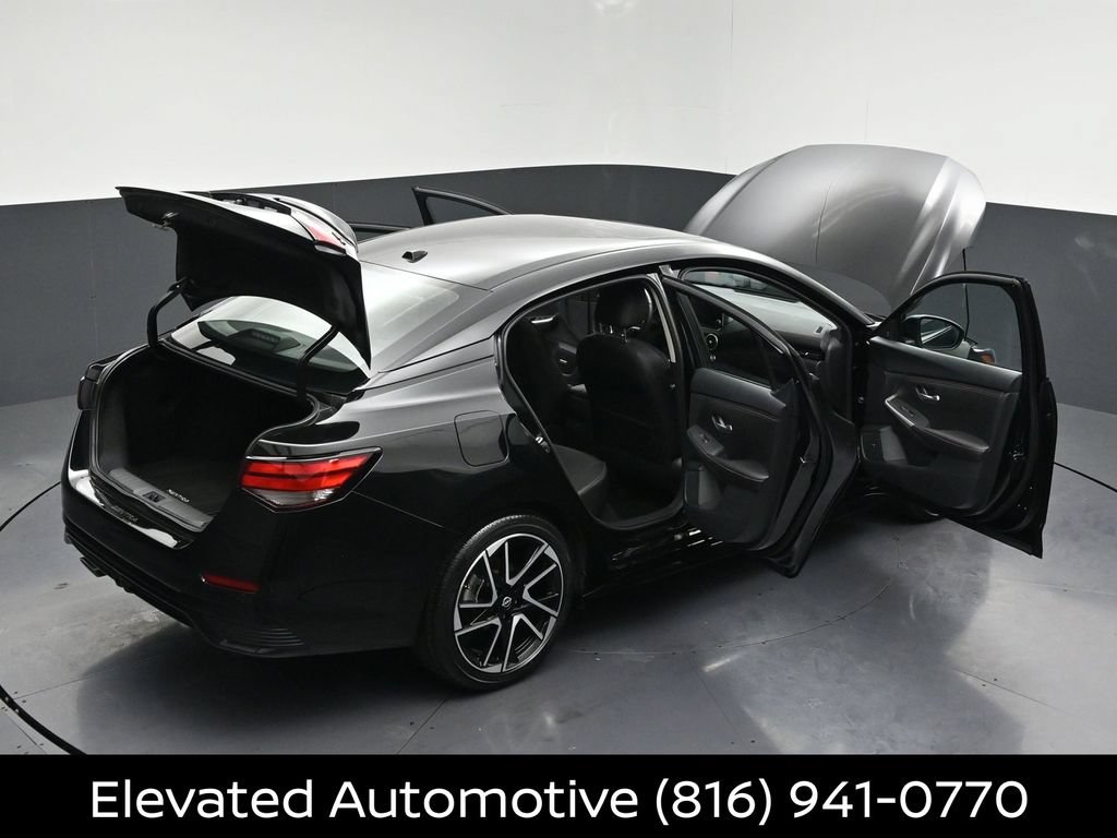 Certified 2025 Nissan Sentra SR w/ SR Premium Package FWD image 32