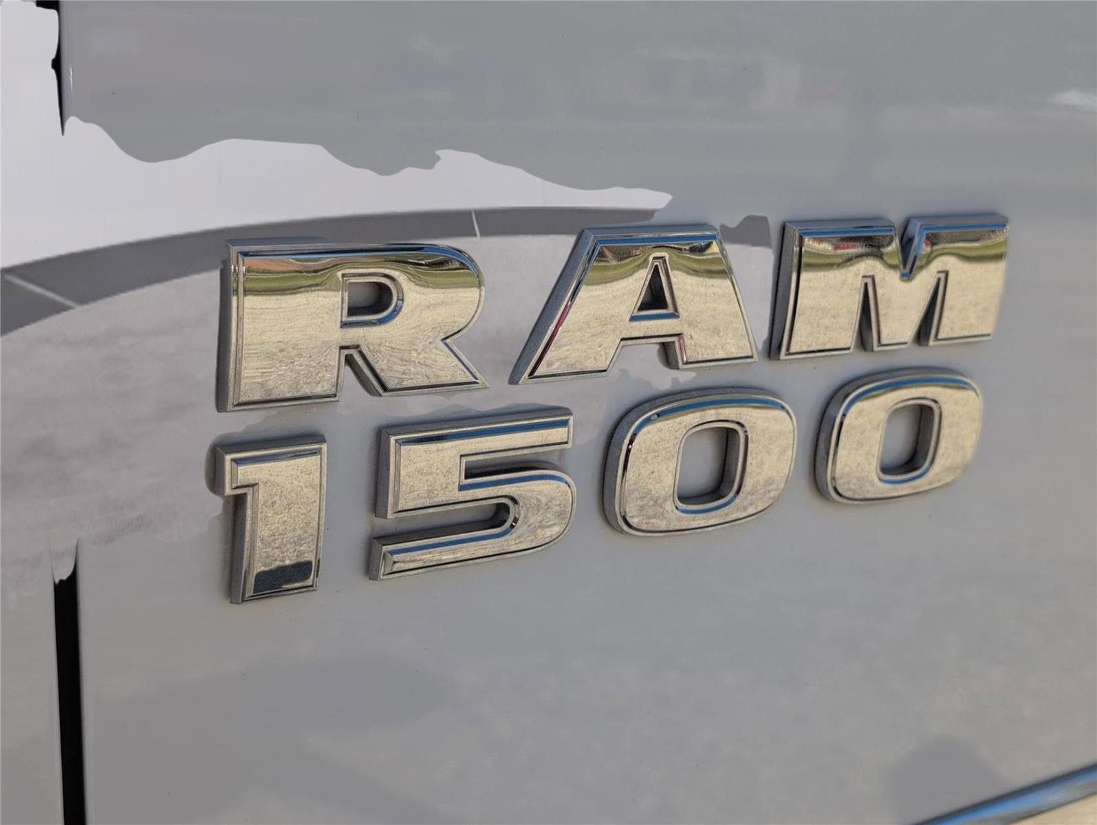 Used 2018 RAM 1500 SLT image 35