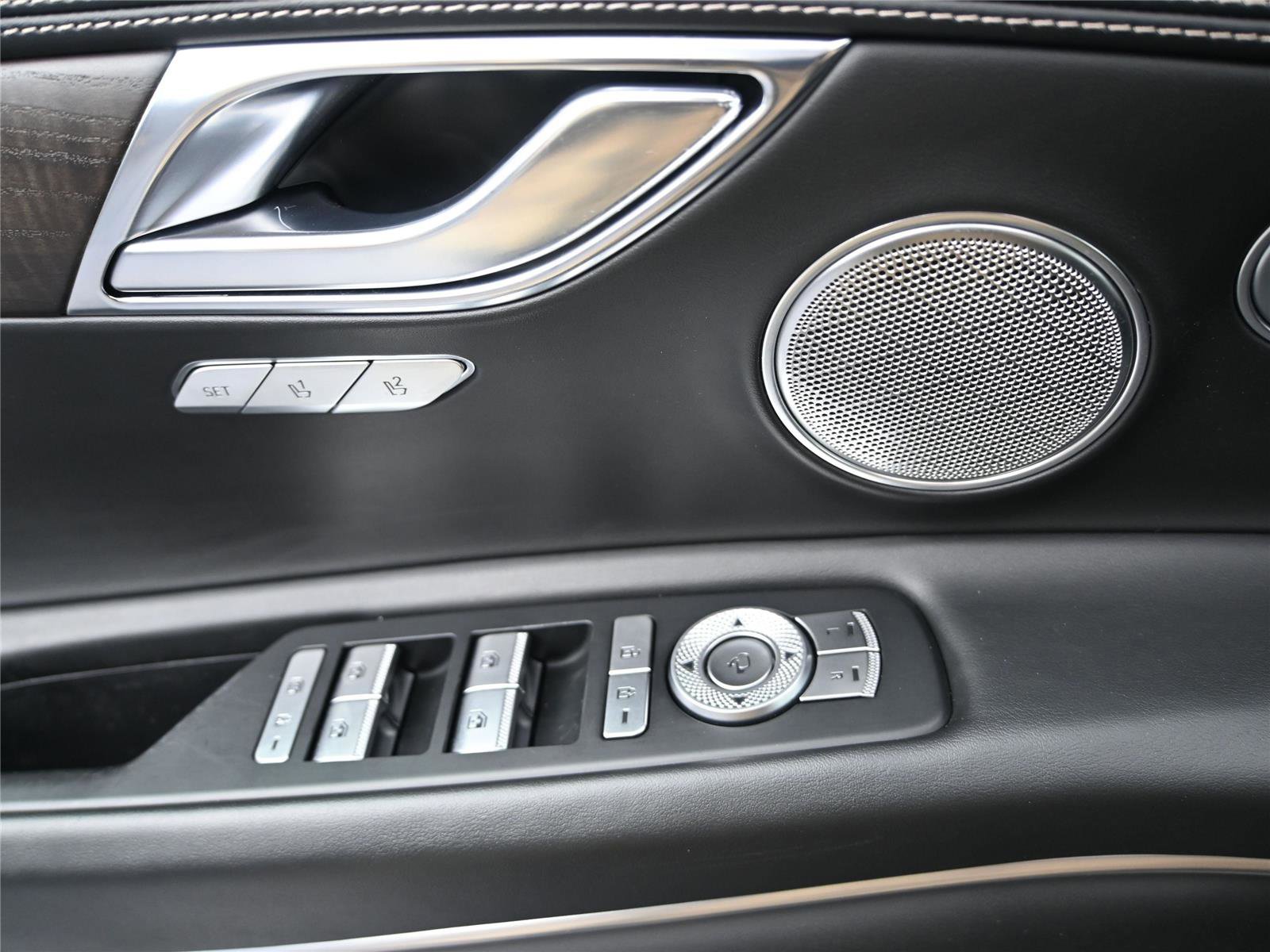 Used 2023 Genesis GV80 2.5T w/ Prestige Package image 9