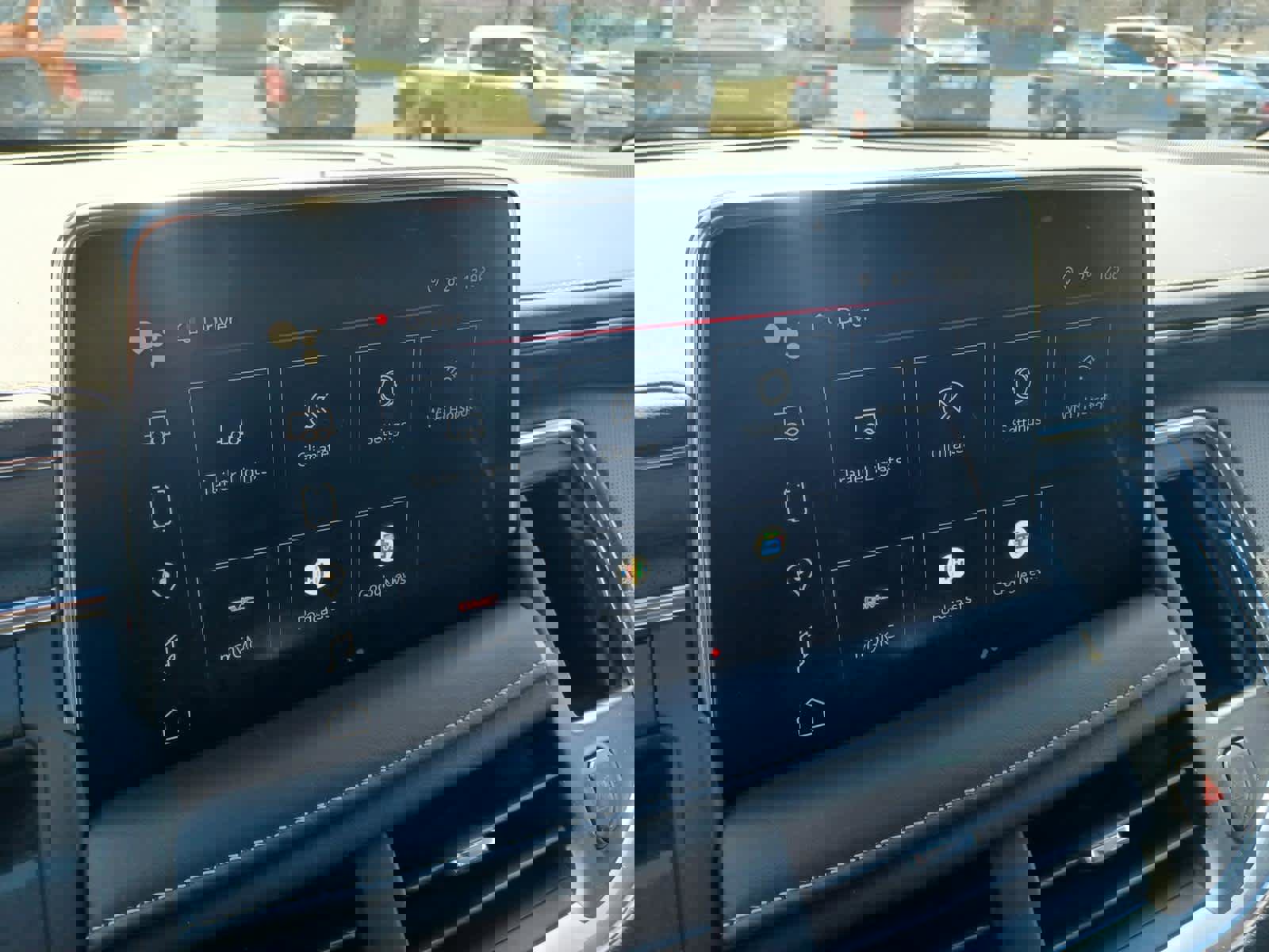 Used 2023 GMC Yukon XL SLT image 12