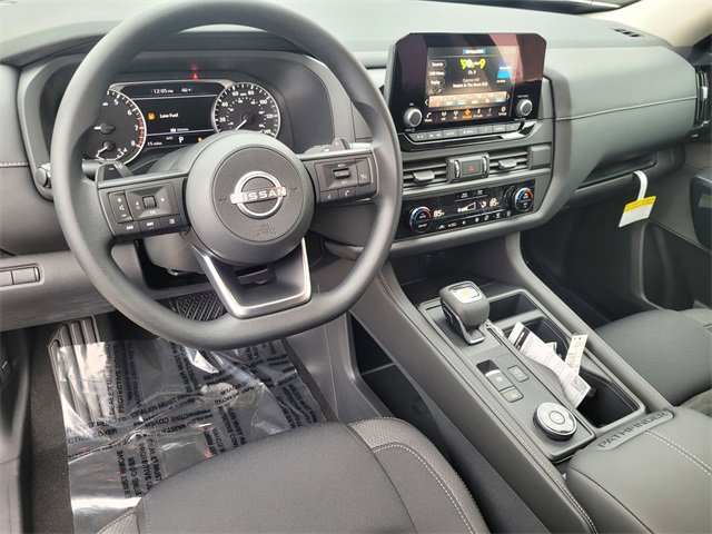 New 2025 Nissan Pathfinder S image 6