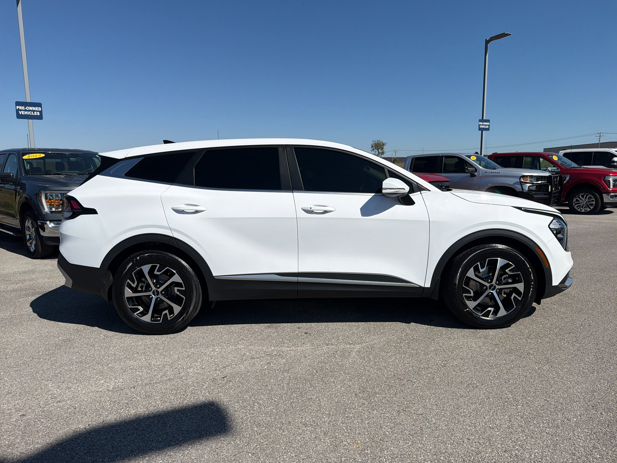 Used 2023 Kia Sportage EX FWD image 4