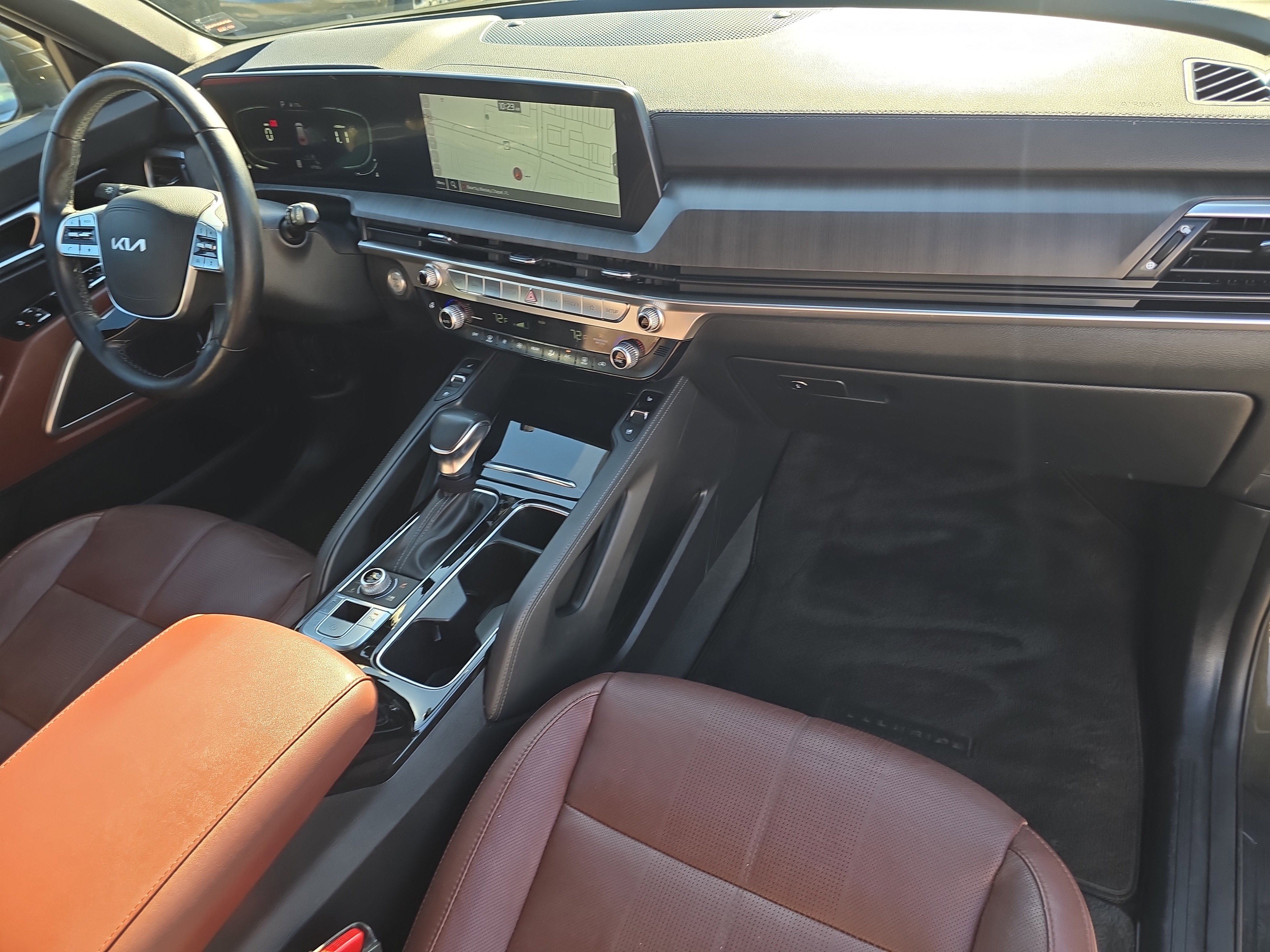 Certified 2023 Kia Telluride EX w/ EX Captain's Chair Package image 14