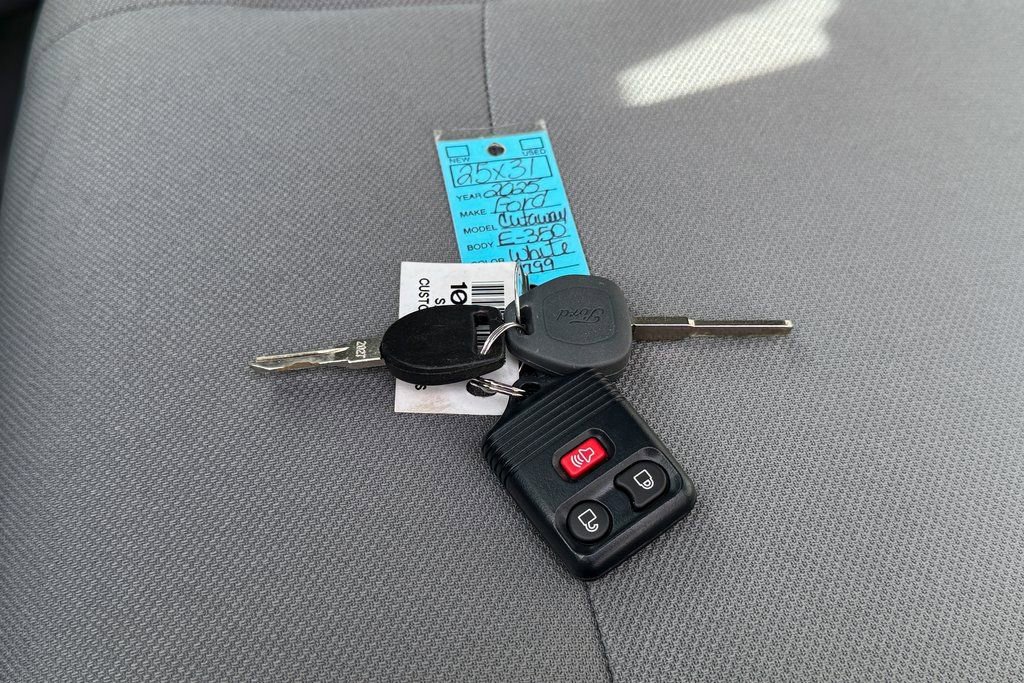 New 2025 Ford E-350 and Econoline 350 Super Duty w/ Power Equipment Group image 36