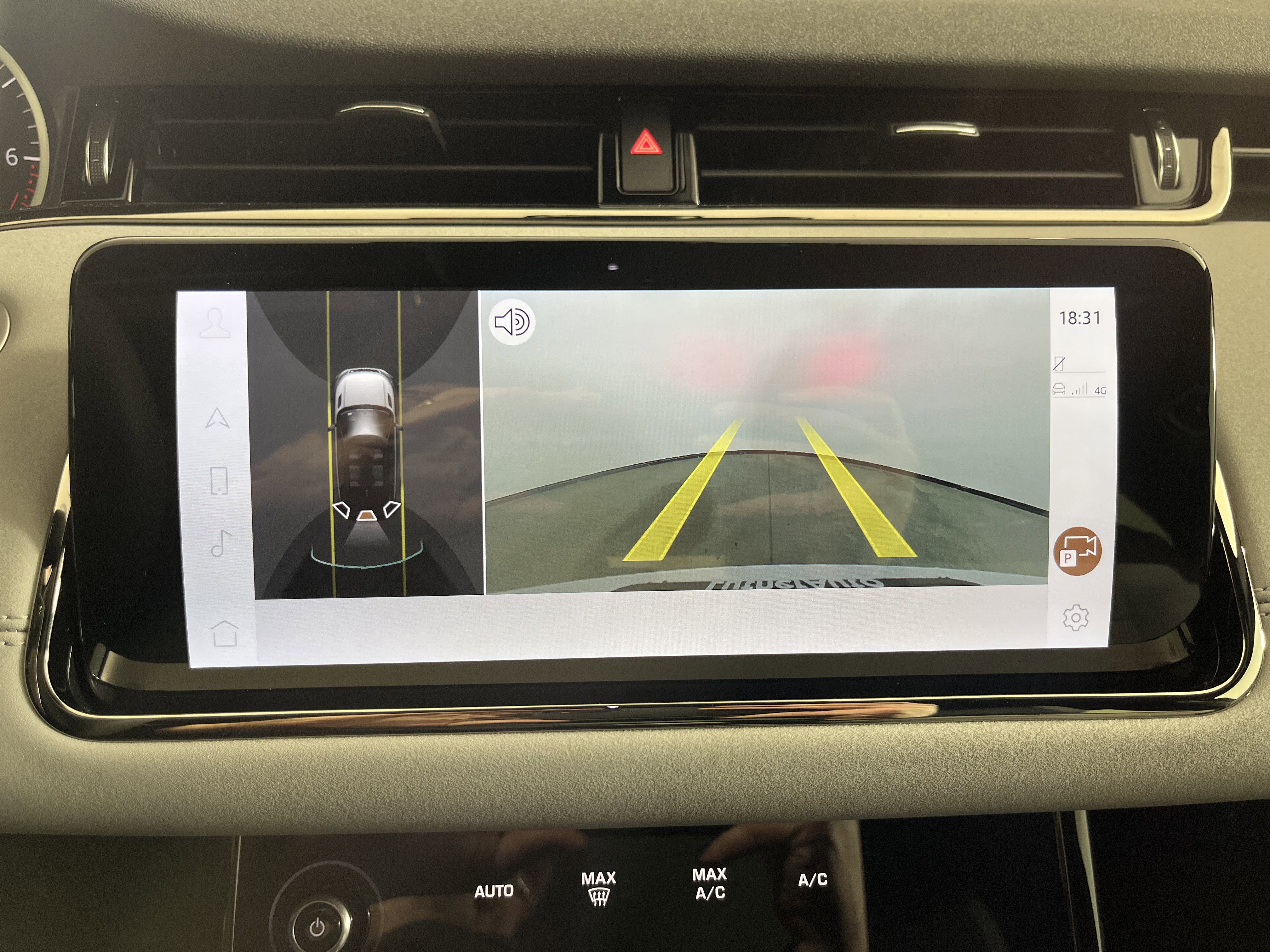 Used 2023 Land Rover Range Rover Evoque R-Dynamic SE image 29