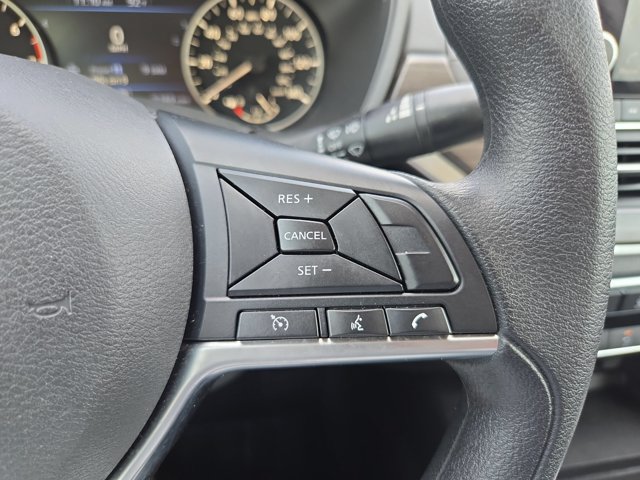 Used 2025 Nissan Altima 2.5 SV FWD image 18