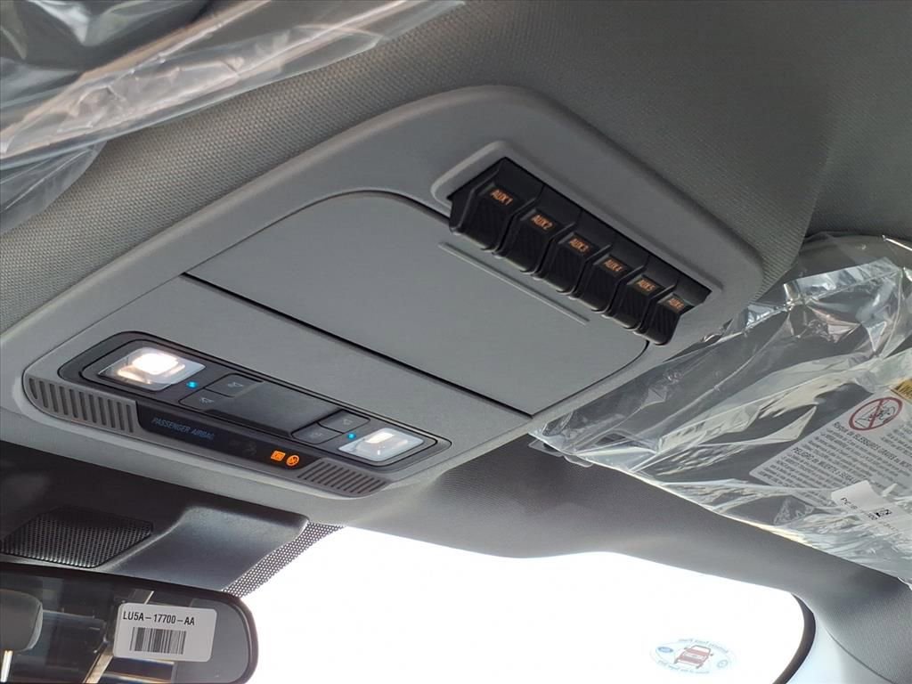 New 2026 Ford F550 4x4 Crew Cab image 21
