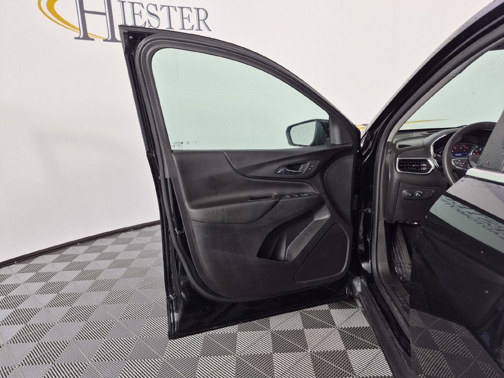 Used 2024 Chevrolet Equinox LT FWD image 13
