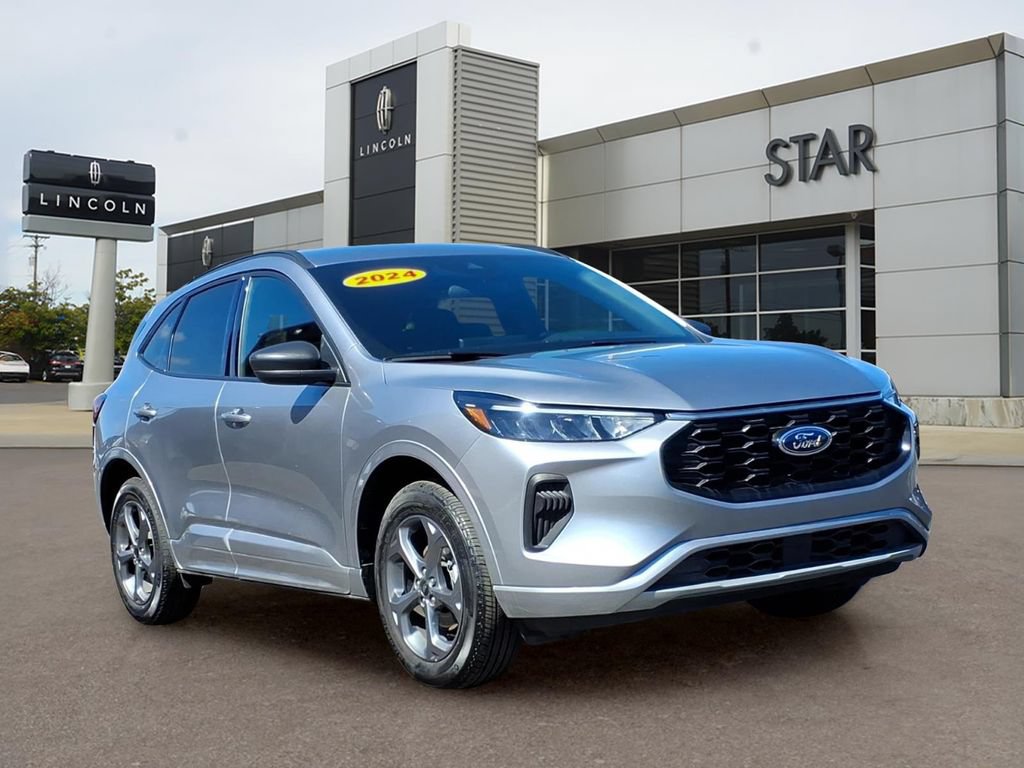 Used 2024 Ford Escape ST-Line w/ Tech Pack #1 AWD/4WD image 1