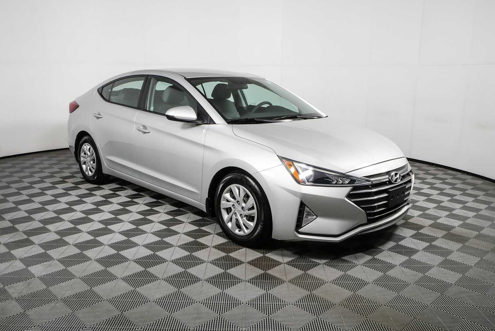 Used 2019 Hyundai Elantra SE w/ Winter Weather Package