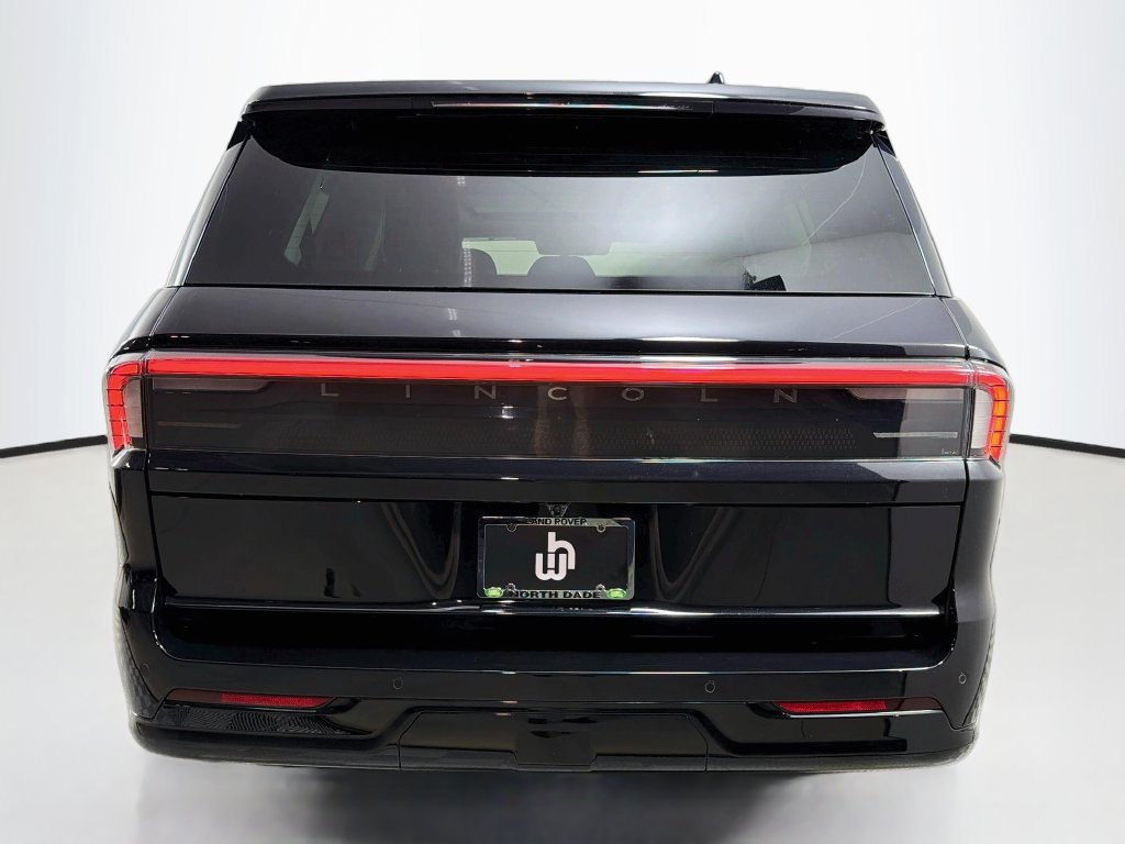 Used 2025 Lincoln Navigator L Reserve AWD/4WD image 6