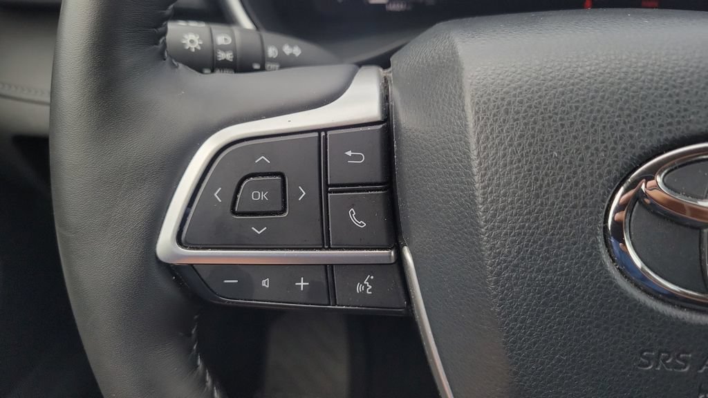 Used 2024 Toyota Highlander Platinum AWD/4WD image 19