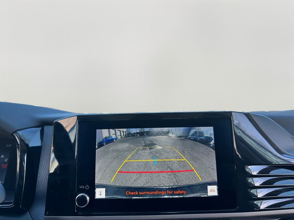 Used 2025 Toyota Camry LE image 16