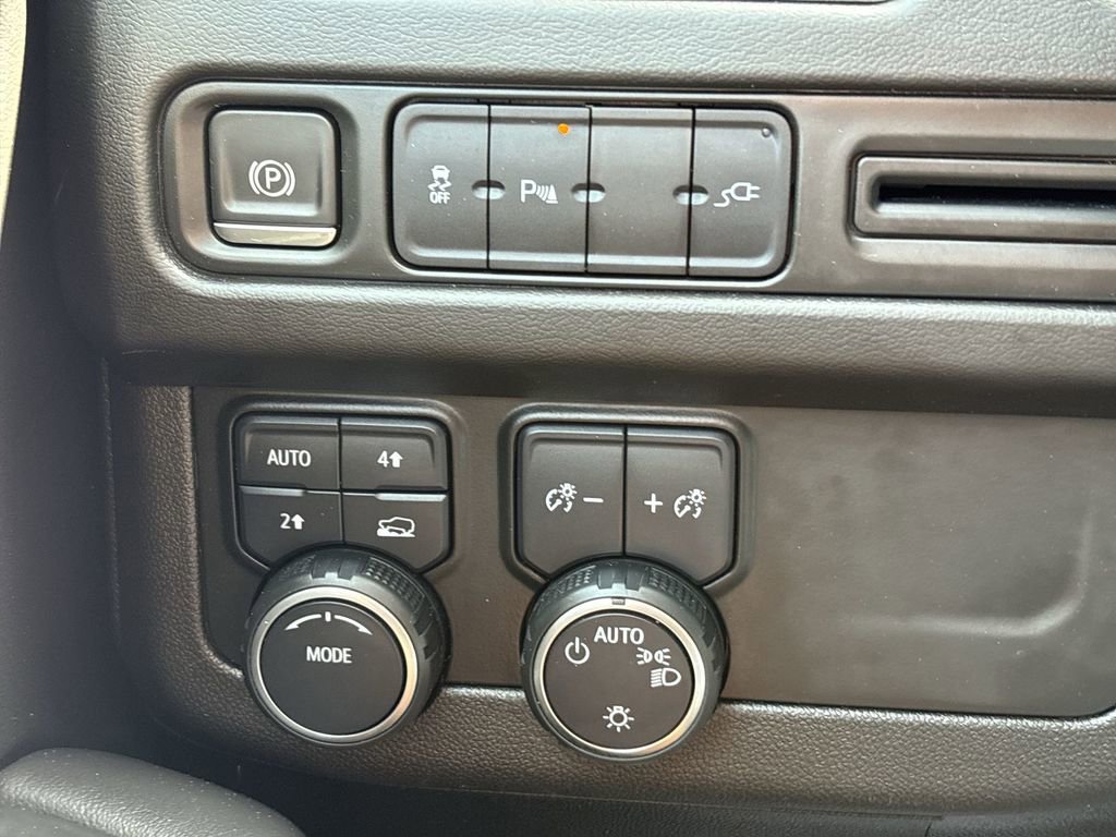 Used 2021 Chevrolet Tahoe RST AWD/4WD image 36