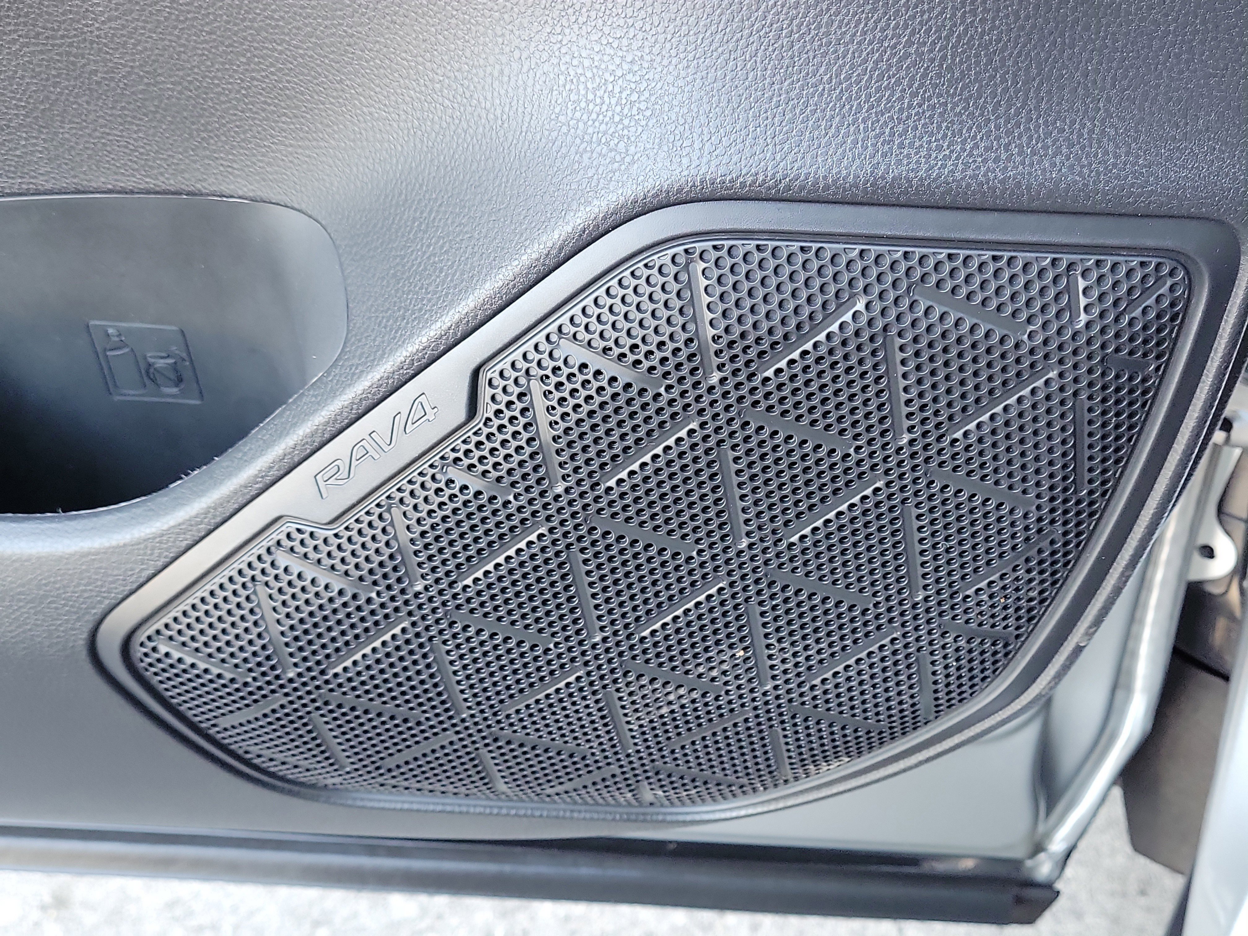 Used 2023 Toyota RAV4 LE image 19