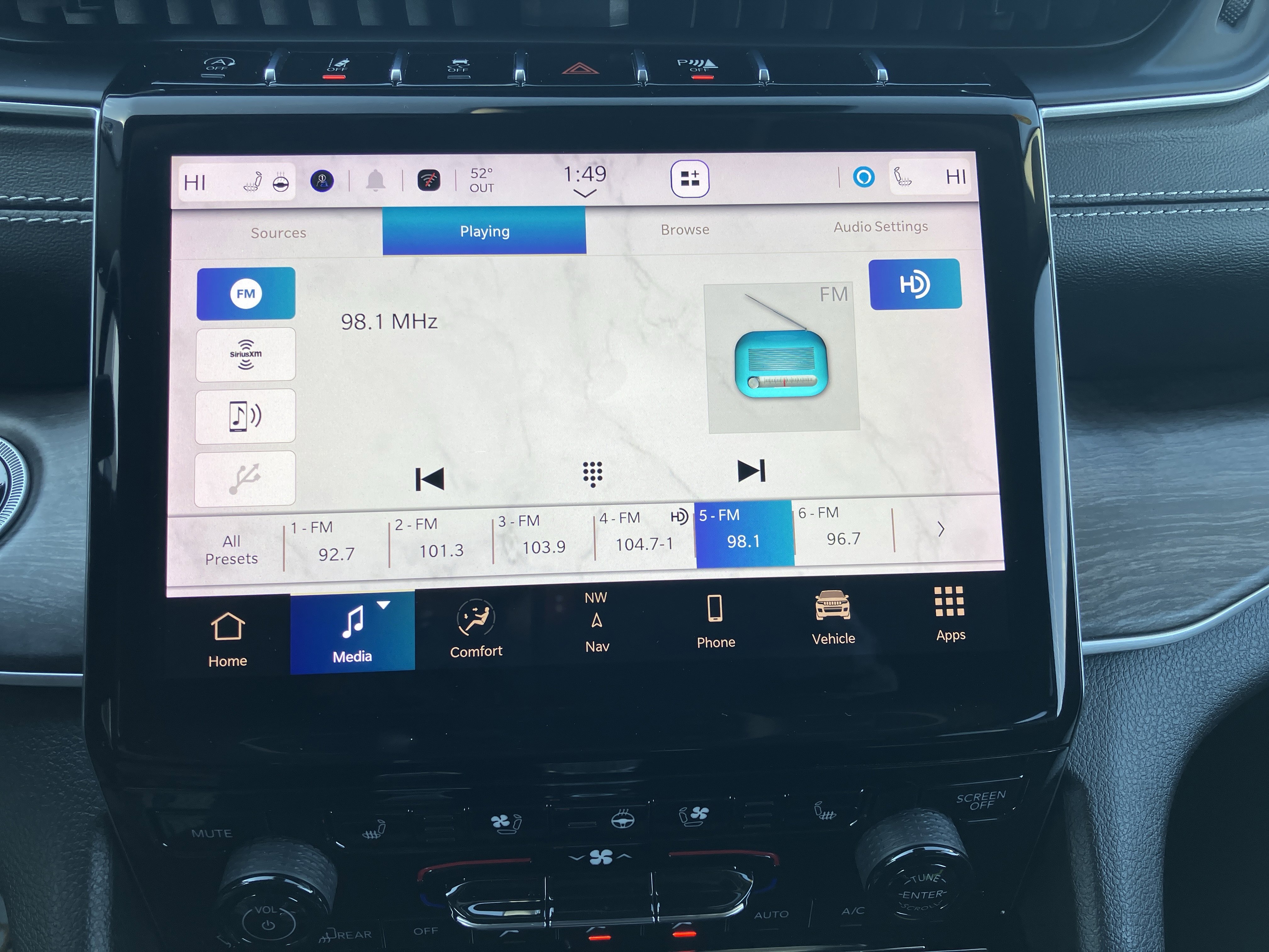 Used 2022 Jeep Grand Cherokee Limited w/ Luxury Tech Group II image 25