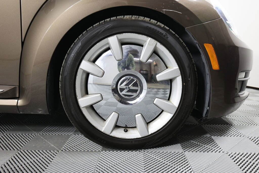 Used 2012 Volkswagen Beetle 2.5 FWD image 6