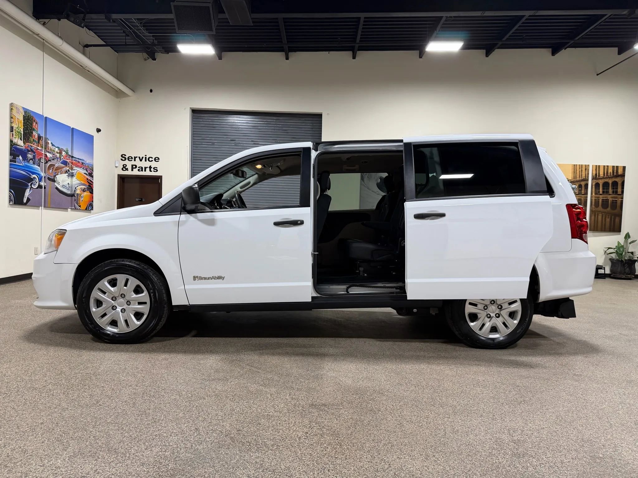 Used 2019 Dodge Grand Caravan SE image 22