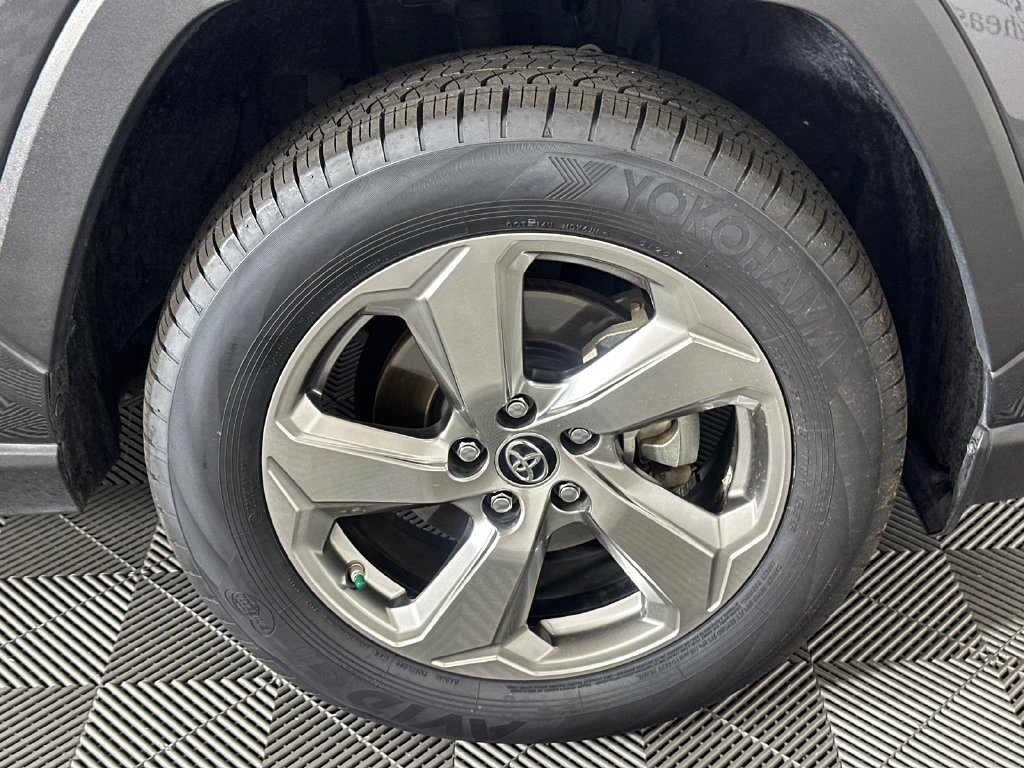 Used 2019 Toyota RAV4 Limited AWD/4WD image 12
