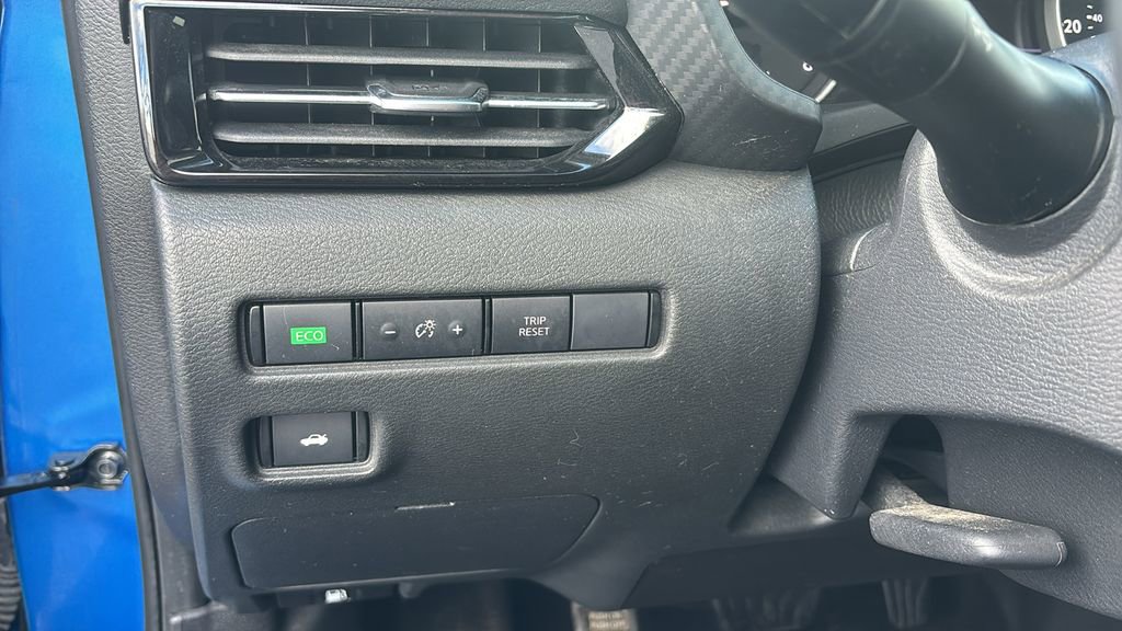 Used 2020 Nissan Sentra SR w/ Premium Package image 15