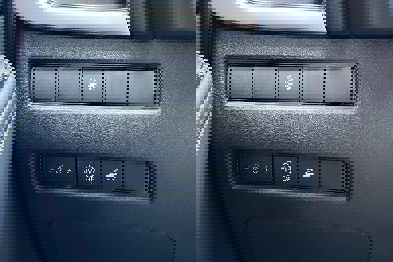 New 2026 Nissan Rogue SV image 32