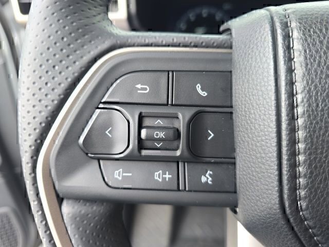 Certified 2025 Toyota 4Runner TRD Off-Road Premium image 26