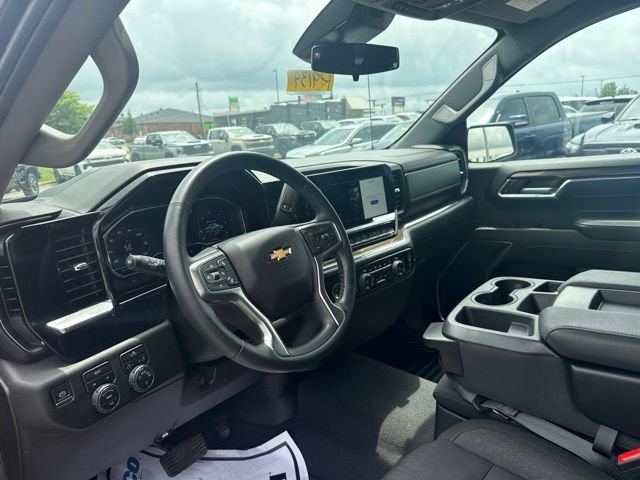 Used 2024 Chevrolet Silverado 1500 LT AWD/4WD image 29