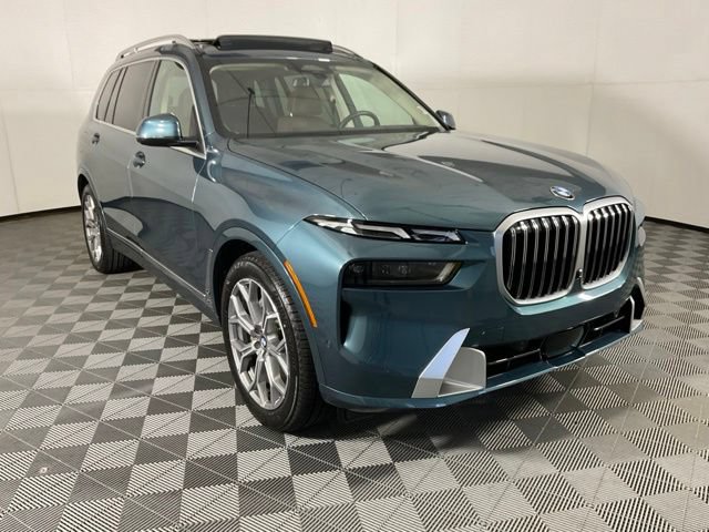 Used 2024 BMW X7 xDrive40i w/ Premium Package AWD/4WD image 4
