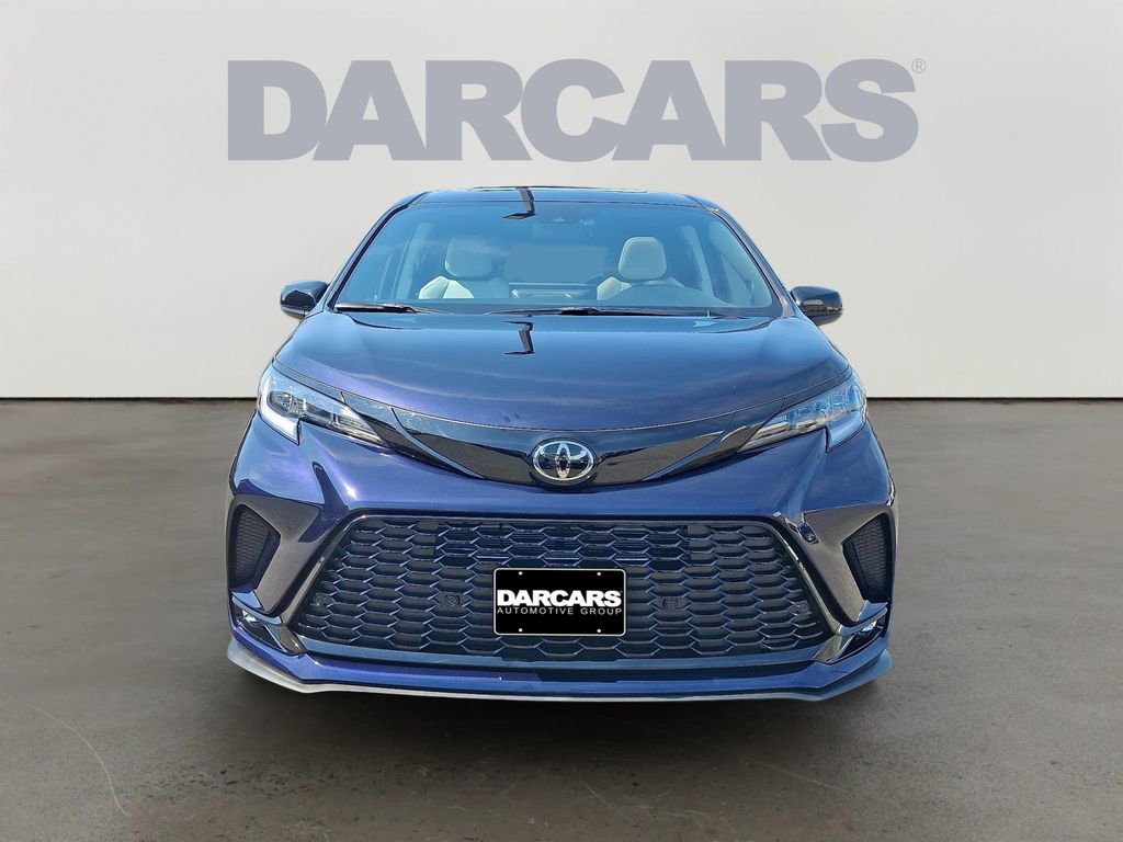 Used 2026 Toyota Sienna XSE image 2