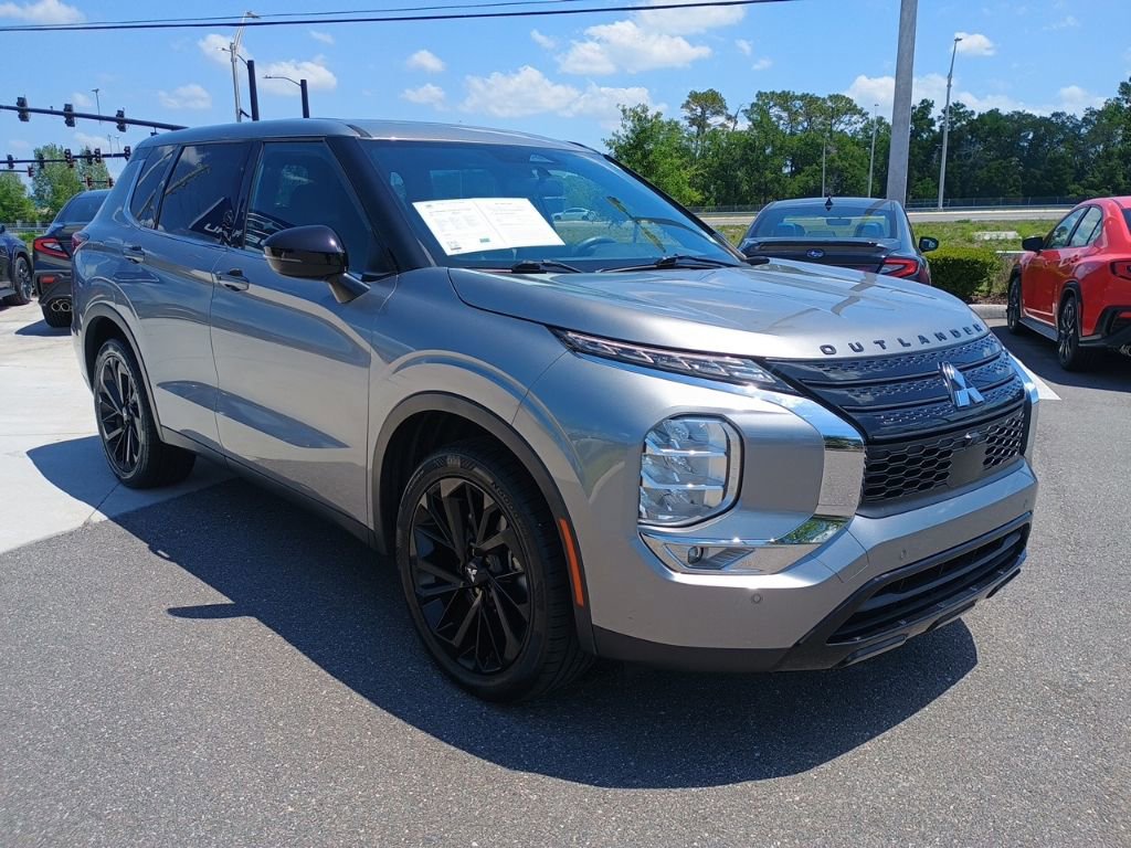 Used 2022 Mitsubishi Outlander SE FWD image 3