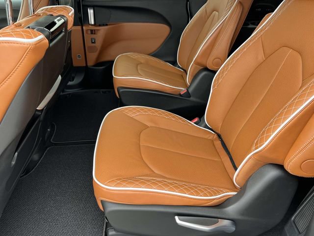New 2026 Chrysler Pacifica Pinnacle FWD image 19