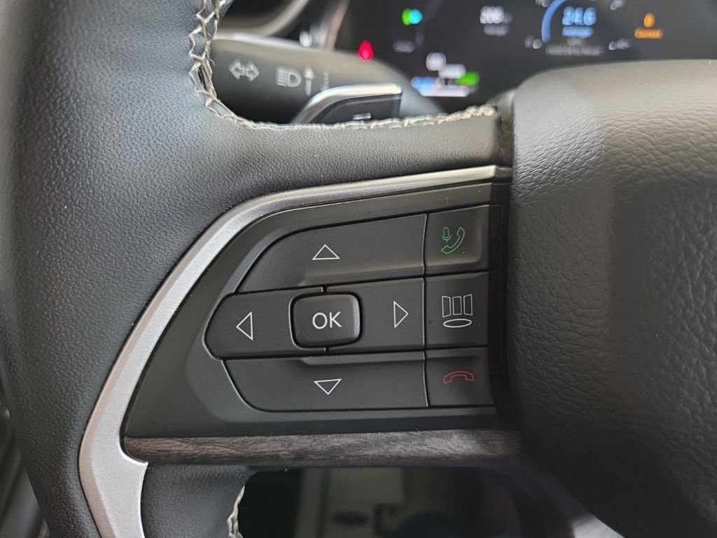 Used 2022 Jeep Grand Cherokee Limited 4xe image 21