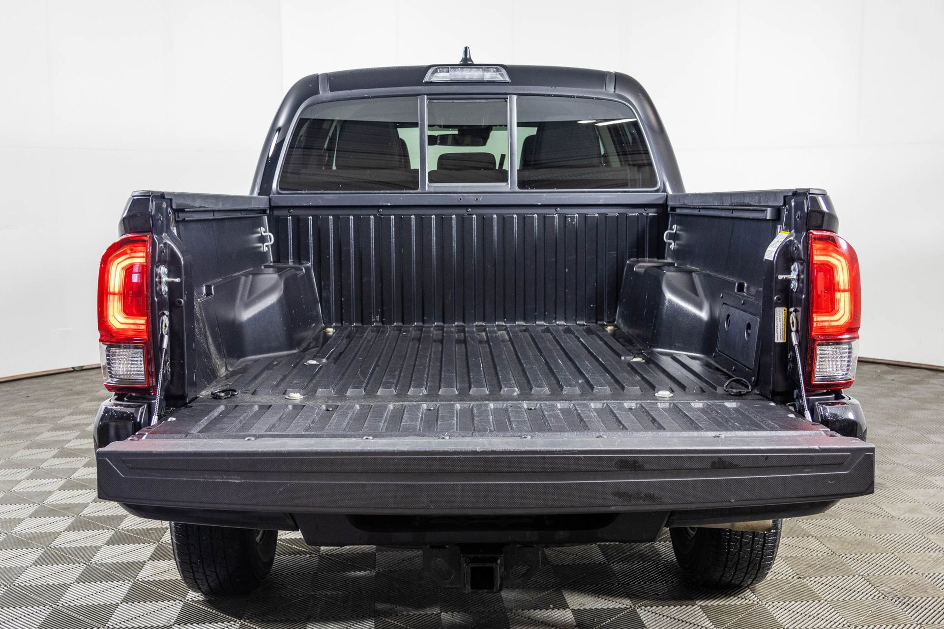 Used 2023 Toyota Tacoma SR AWD/4WD image 38