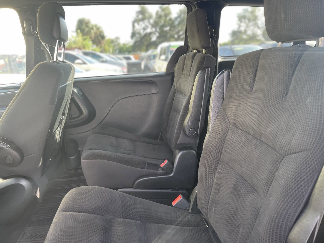 Used 2019 Dodge Grand Caravan SE image 17