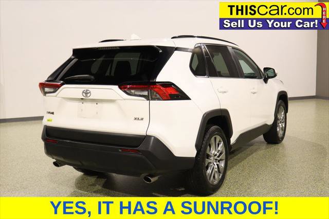 Used 2020 Toyota RAV4 XLE Premium image 7