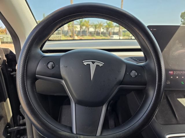 Used 2025 Tesla Model Y Long Range RWD image 19