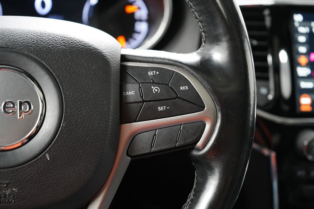 Used 2020 Jeep Grand Cherokee Overland AWD/4WD image 17