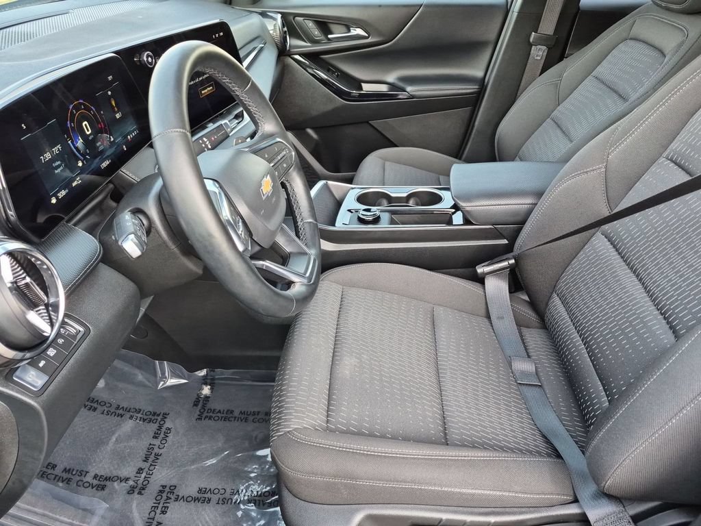 Used 2026 Chevrolet Equinox LT AWD/4WD image 15