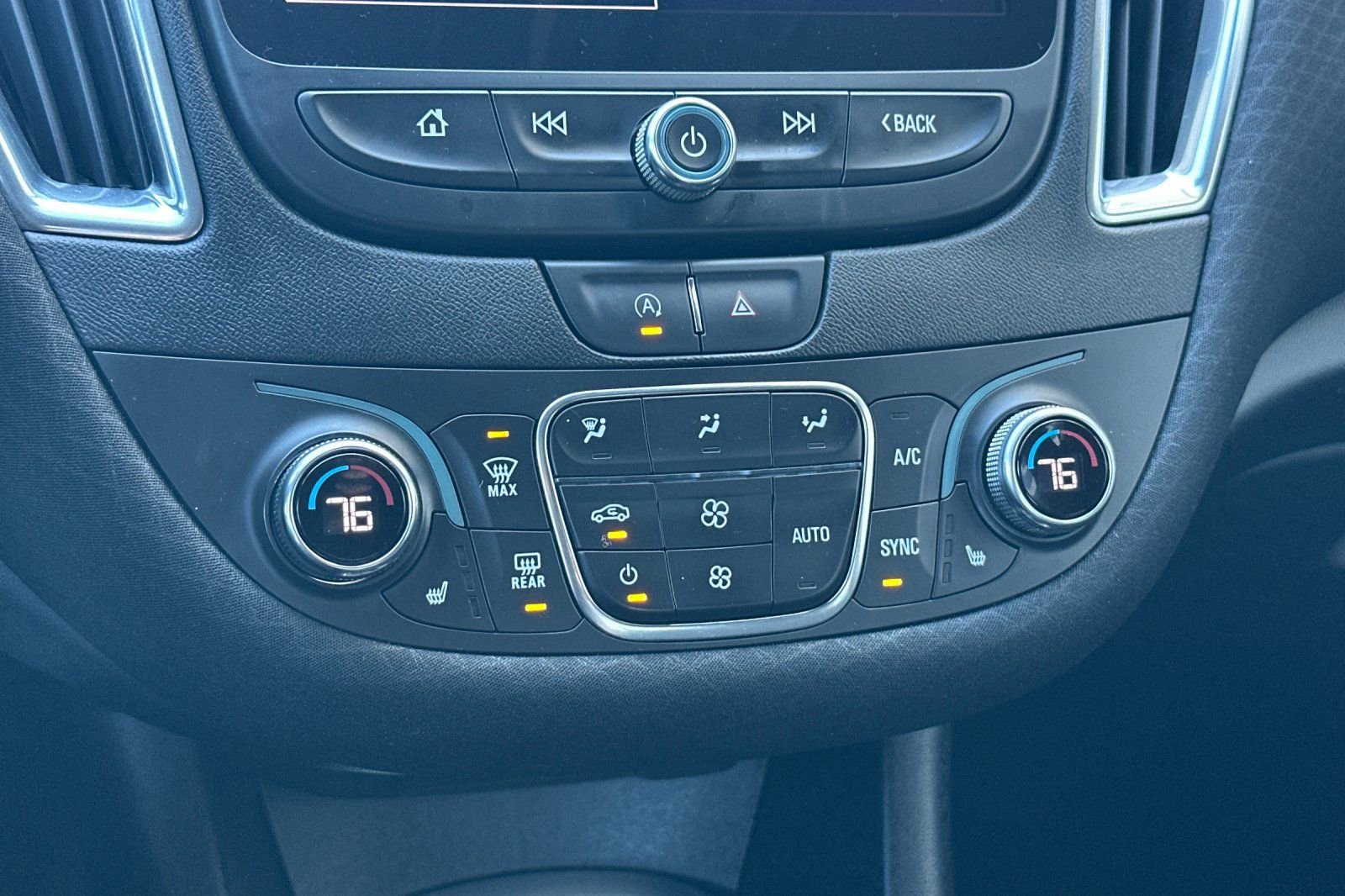 Used 2021 Chevrolet Malibu LT image 22