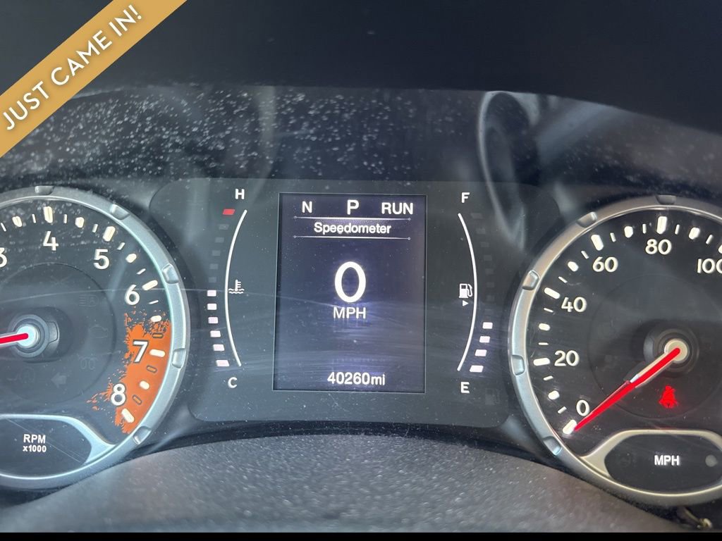 Used 2017 Jeep Renegade Latitude w/ Popular Equipment Group AWD/4WD image 8