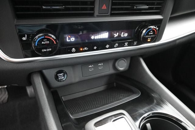 New 2026 Nissan Rogue SV w/ Cold Weather Package AWD/4WD image 19