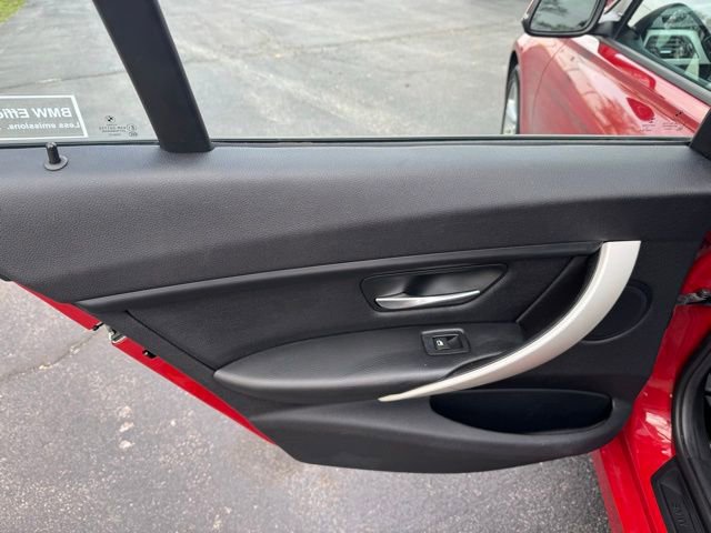 Used 2015 BMW 320i xDrive Sedan image 9