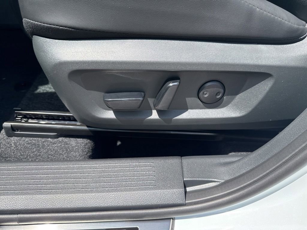New 2026 Nissan Rogue Dark Armor AWD/4WD image 10
