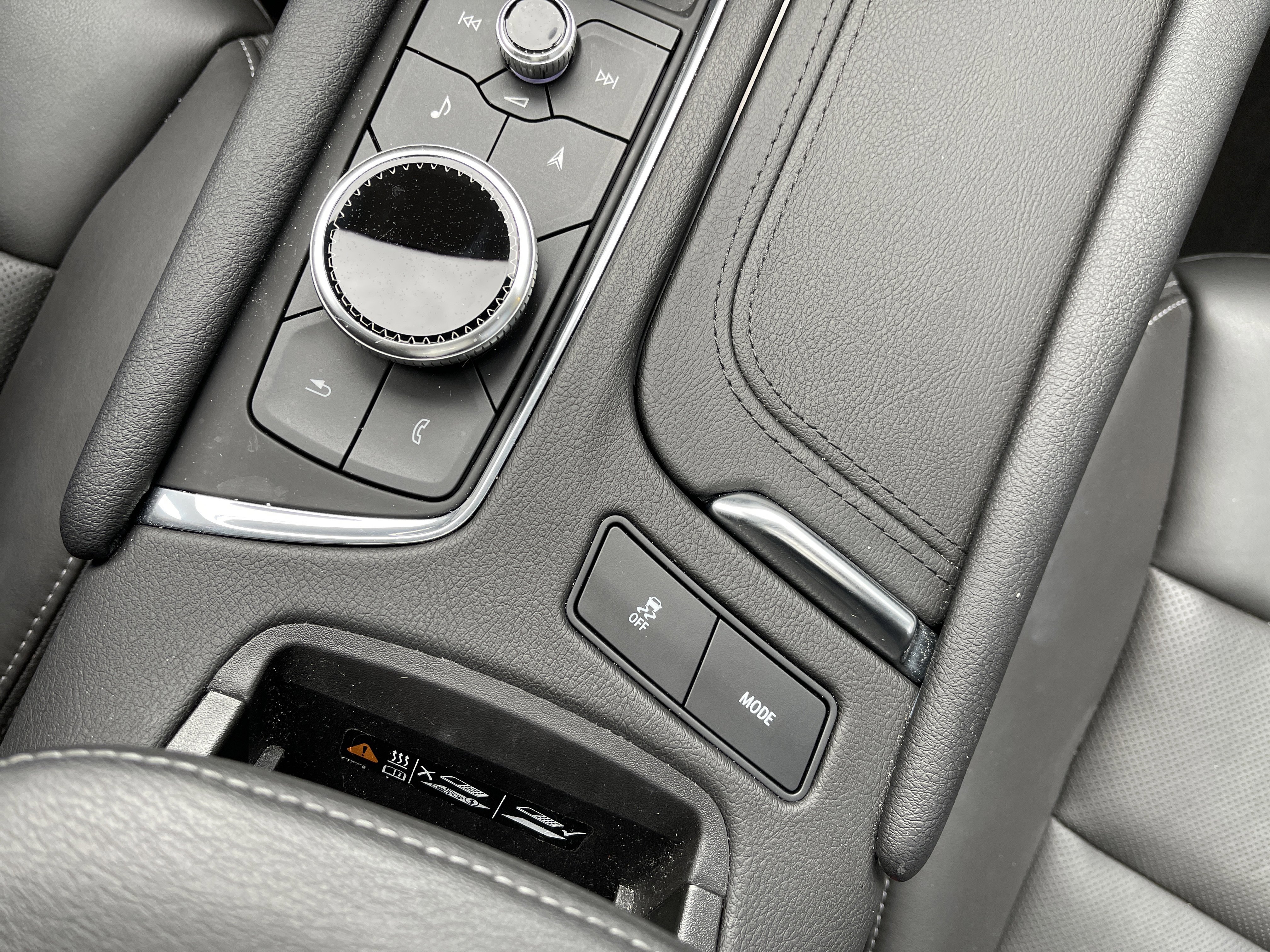 Used 2025 Cadillac XT6 Premium Luxury image 37