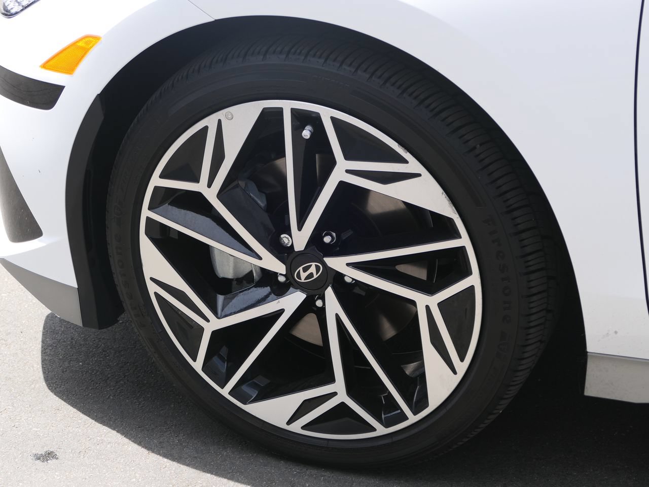 Used 2023 Hyundai Ioniq 6 SEL AWD/4WD image 10