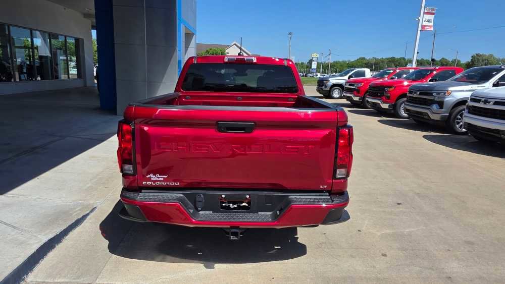 Used 2024 Chevrolet Colorado LT AWD/4WD image 4